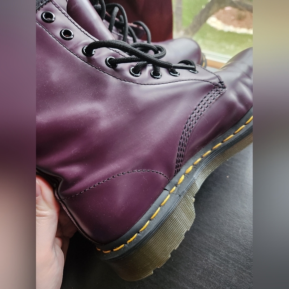 Doc Martens 1460 8 eye smooth leather purple boots size 8 US - Picture 5 of 10